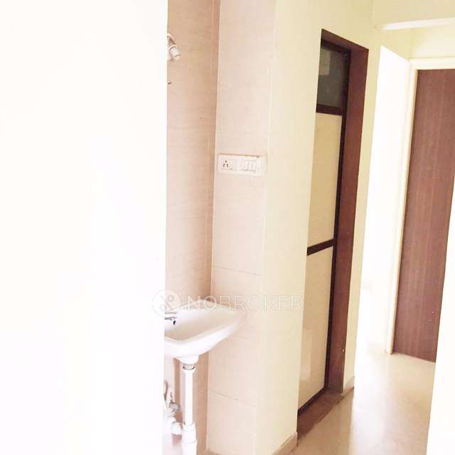 2 BHK Flat In Radhey Residency Chsl , Phase 1 For Sale  In Vichumbe