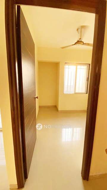 2 BHK Flat In Regal Square For Sale  In Thane West