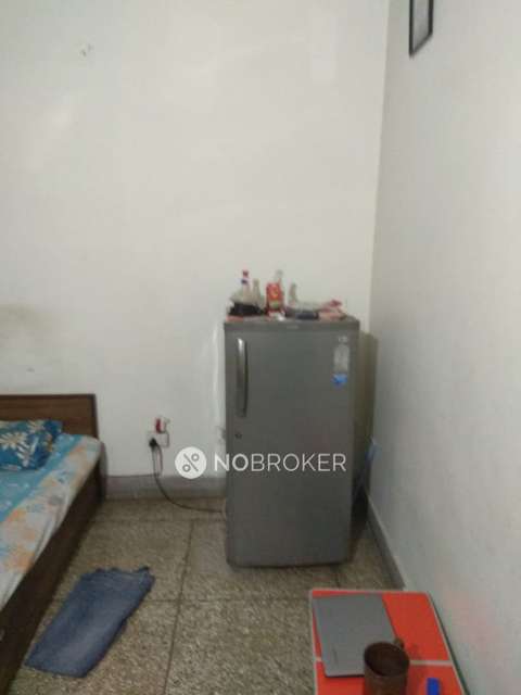 2 BHK Flat In Rwa Sector 30 Noida for Rent  In Sector 30