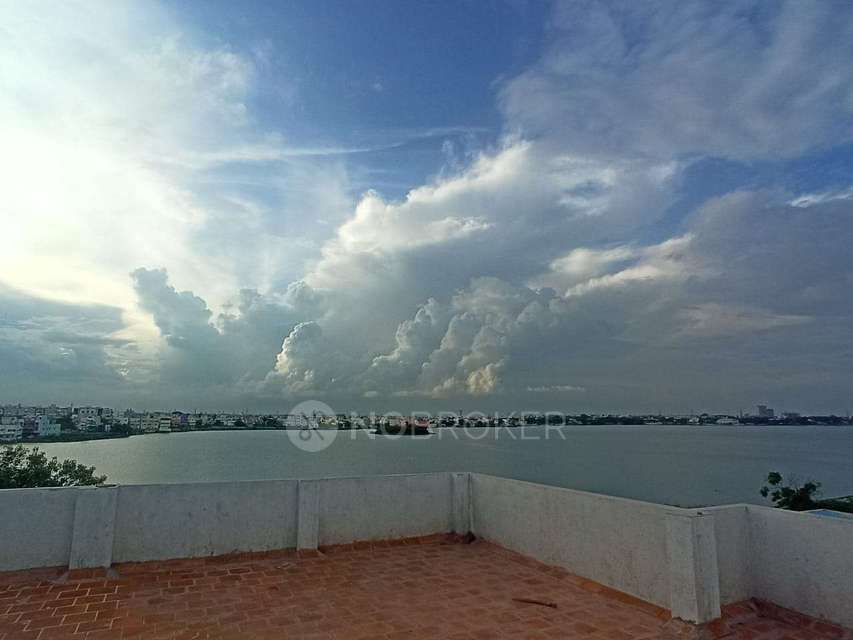 2 BHK Flat In Ambharam For Sale  In Retteri