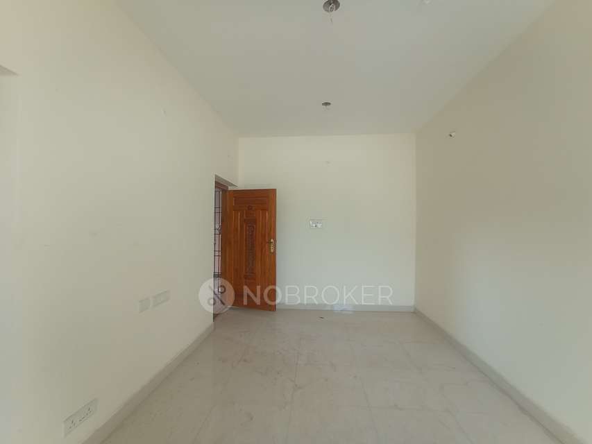 2 BHK Flat In Ambharam For Sale  In Retteri
