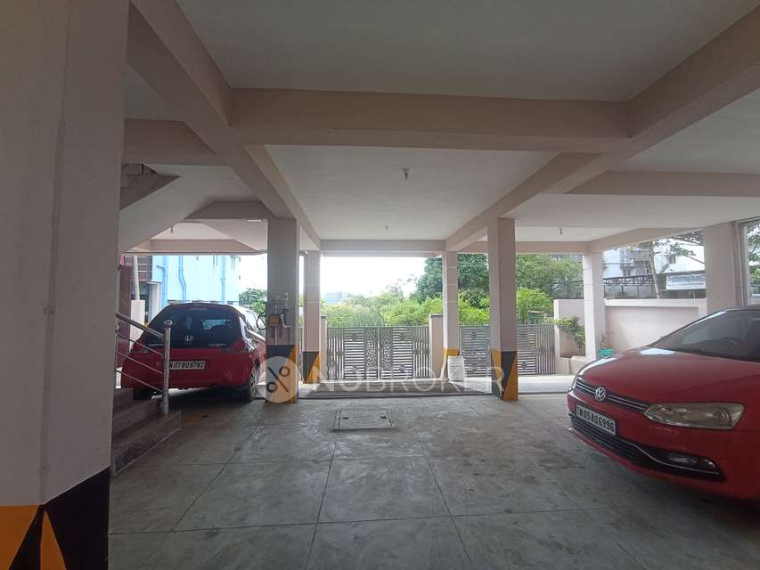 2 BHK Flat In Ambharam For Sale  In Retteri