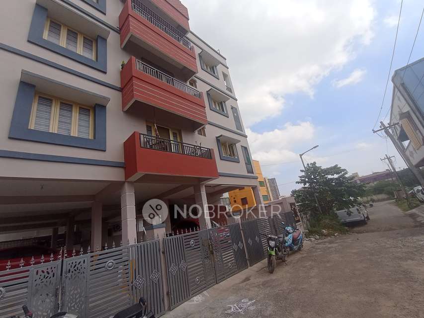 2 BHK Flat In Ambharam For Sale  In Retteri