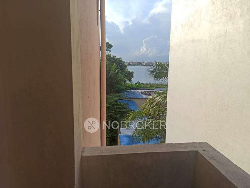 2 BHK Flat In Ambharam For Sale  In Retteri