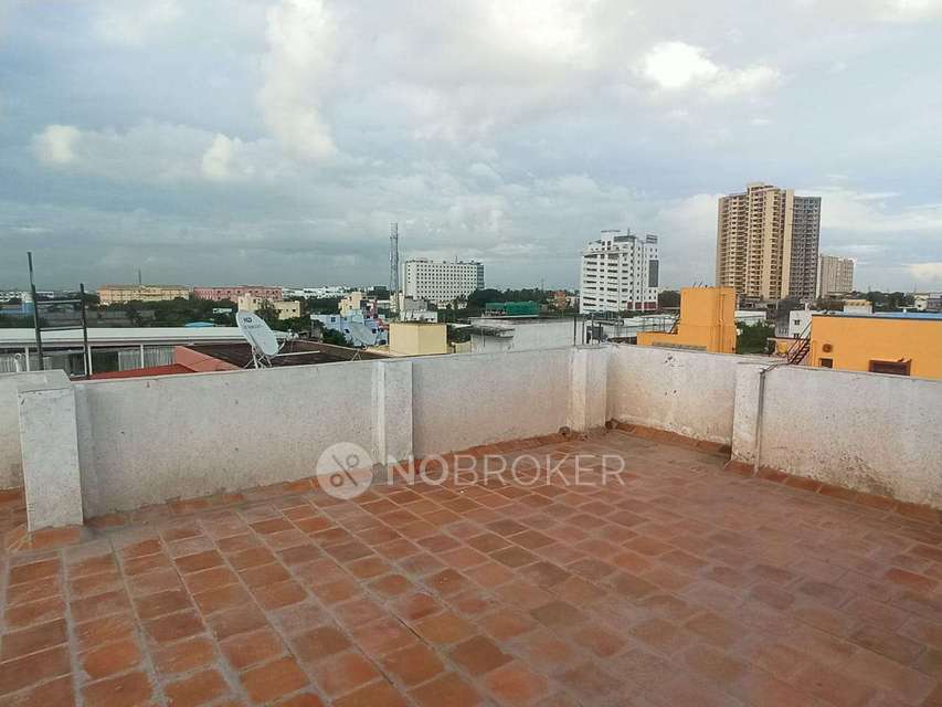 2 BHK Flat In Ambharam For Sale  In Retteri