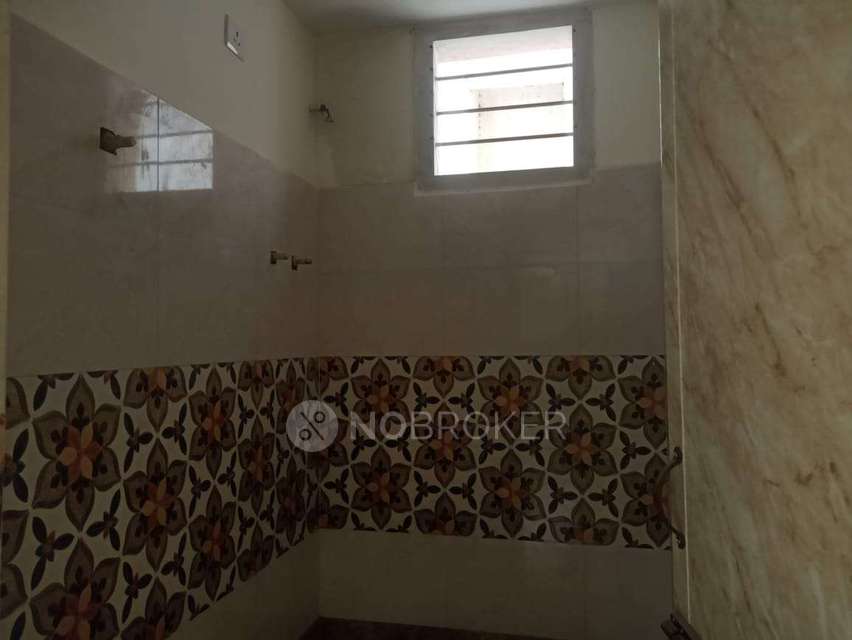2 BHK Flat In Ambharam For Sale  In Retteri