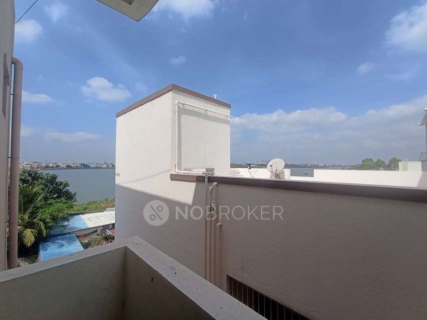 2 BHK Flat In Ambharam For Sale  In Retteri