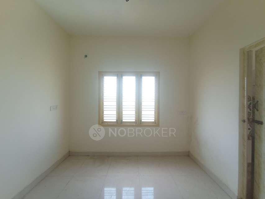2 BHK Flat In Ambharam For Sale  In Retteri