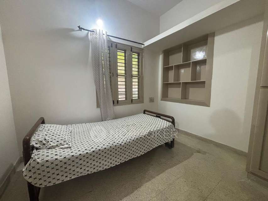 1 BHK Flat In L K Nivas for Rent  In Koramangala