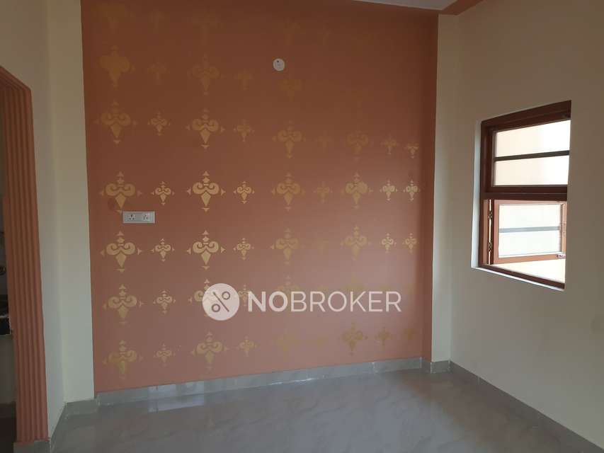 1 RK Flat In Laxman Vihar  for Rent  In Sector 4