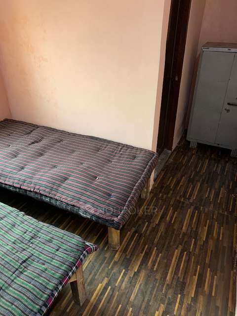 PG for Boys in Sector 15