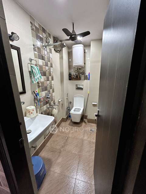 4 BHK Flat In Ek Jot Apartment For Sale  In Pitampura