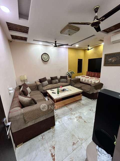 4 BHK Flat In Ek Jot Apartment For Sale  In Pitampura