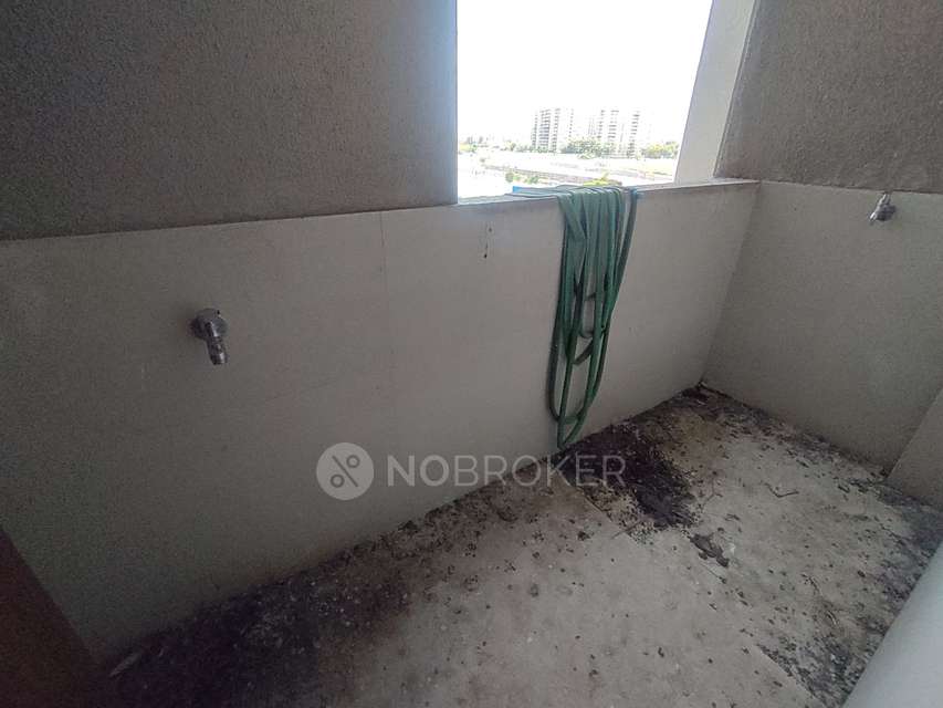 2 BHK Flat In Golden Nest For Sale  In Handewadi