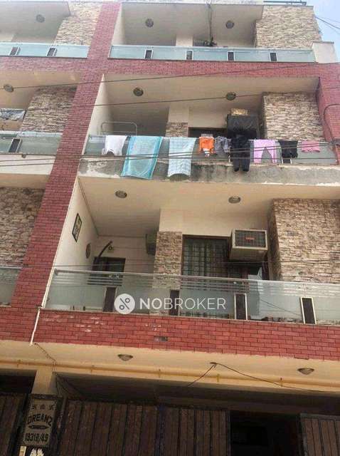 2 BHK Flat In Aravali Vihar For Sale  In  Sector 49