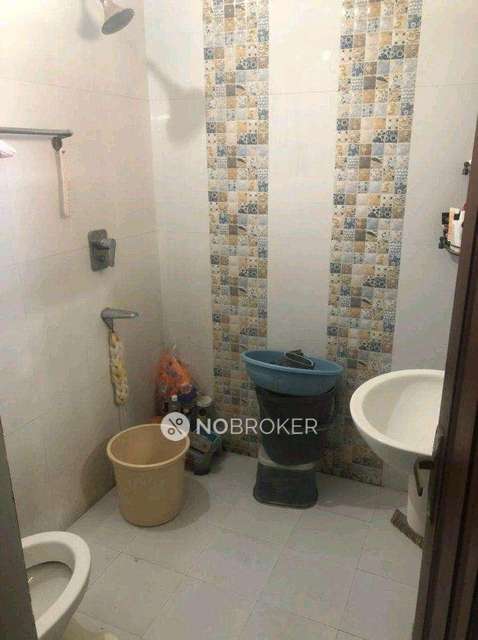 2 BHK Flat In Aravali Vihar For Sale  In  Sector 49