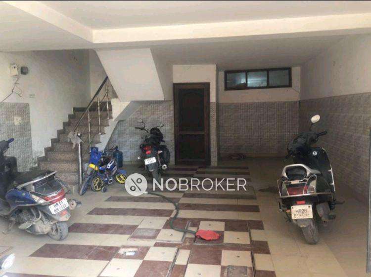 2 BHK Flat In Aravali Vihar For Sale  In  Sector 49