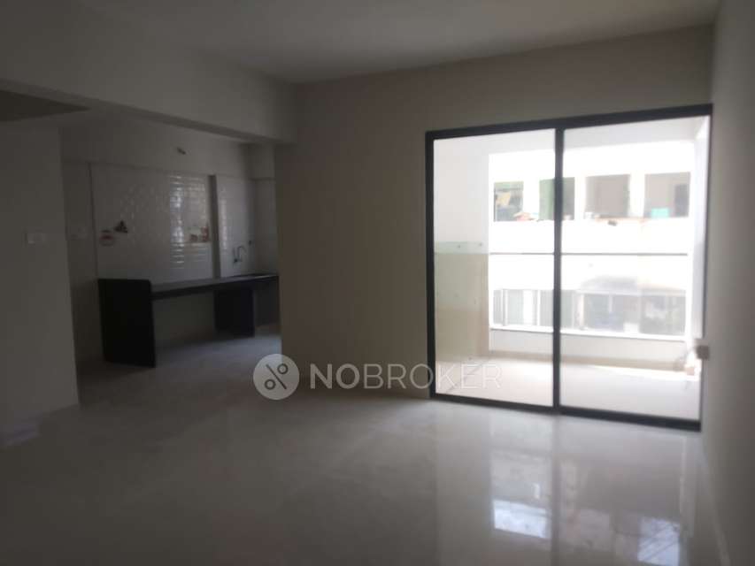 2 BHK Flat In Crystel Paradise for Rent  In Crystal Paradise