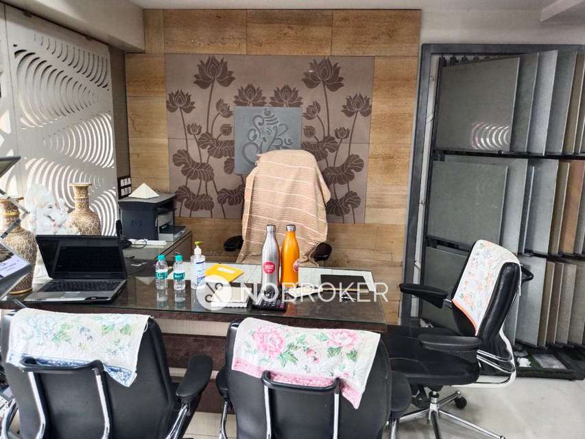 Showroom in Vile Parle East, Vile Parle, Mumbai for sale 