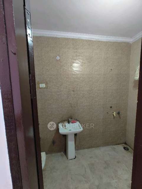 Shop in Sector 43, Faridabad for sale 