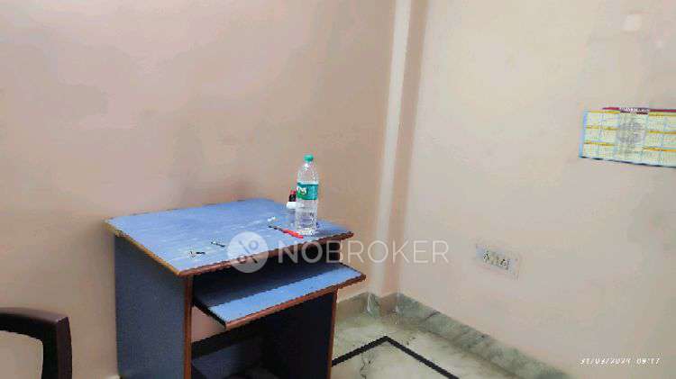 Single Room for Male In 2 BHK  In Nirankari Colony, Mukherjee Nagar