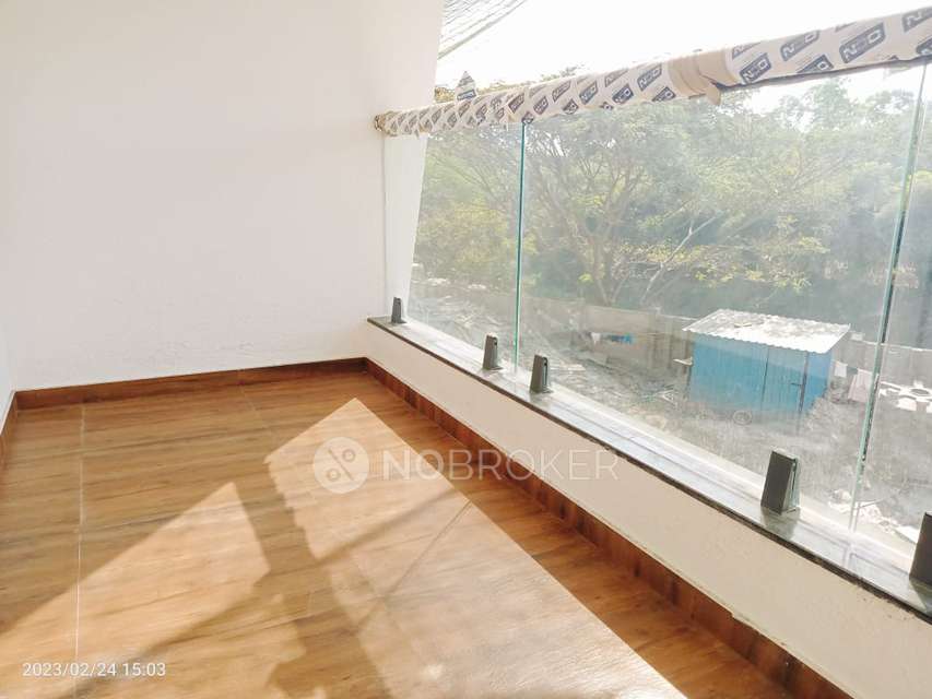 2 BHK Flat In Kohinoor Presidentia For Sale  In Ghorpadi