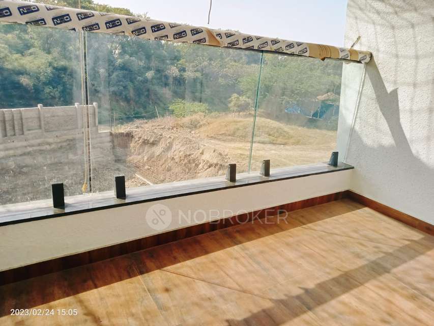 2 BHK Flat In Kohinoor Presidentia For Sale  In Ghorpadi