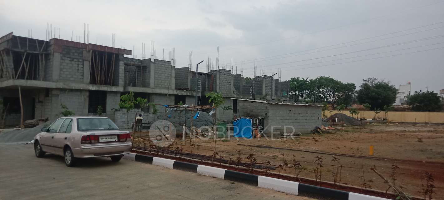 Plot For Sale  In Royal Elegant Ventures  In Begur