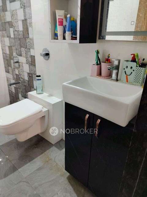 1 BHK Flat In Swaroop Residency For Sale  In Ghatkopar East