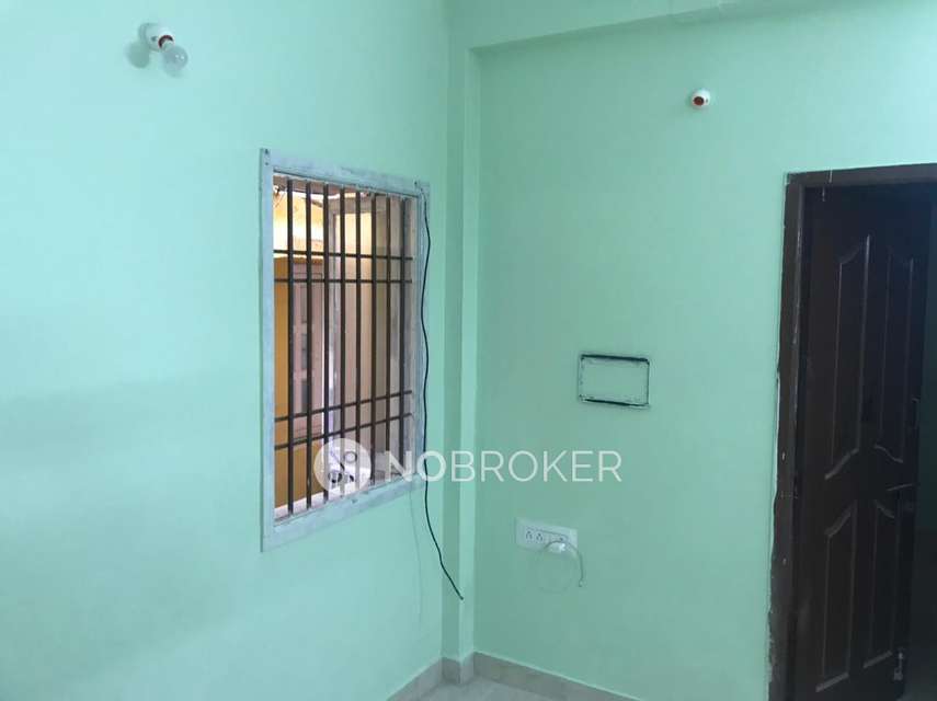 2 BHK Flat In Apartment For Sale  In Vyasarpadi