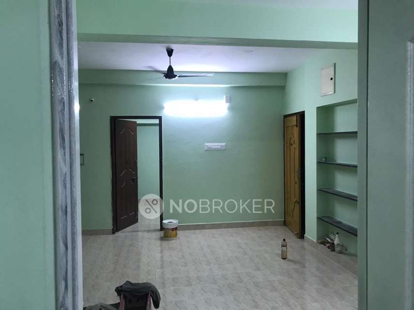 2 BHK Flat In Apartment For Sale  In Vyasarpadi