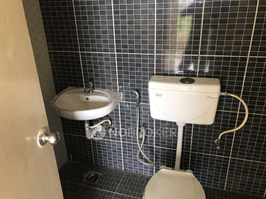 2 BHK Flat In Commanders Glory Apartment  For Sale  In Vidyaranyapura