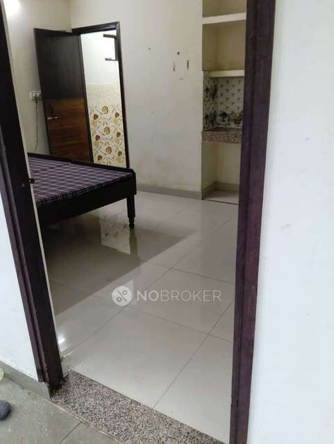 1 BHK Flat In Standalone Buliding for Rent  In Sector 59 Noida