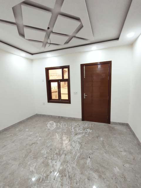 3 BHK Flat For Sale  In Azadpur