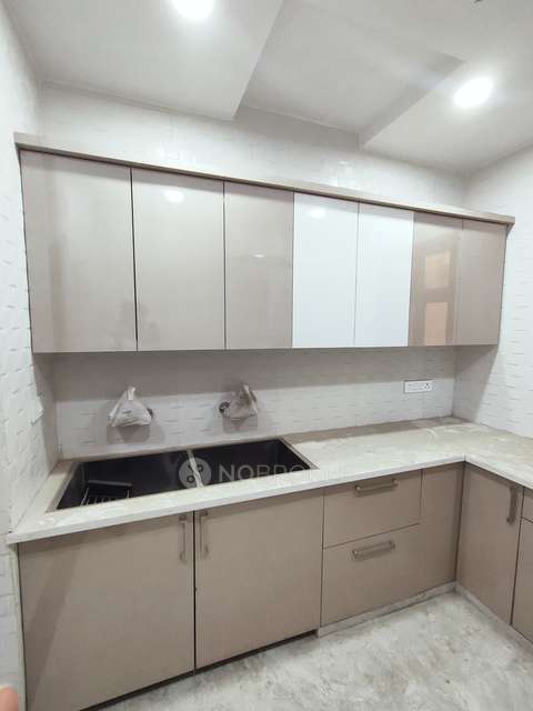 3 BHK Flat For Sale  In Azadpur