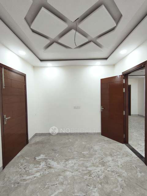 3 BHK Flat For Sale  In Azadpur