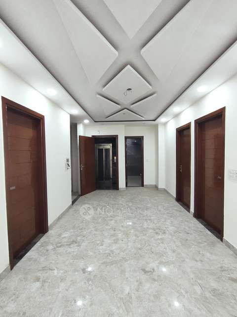 3 BHK Flat For Sale  In Azadpur