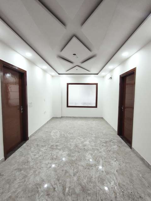 3 BHK Flat For Sale  In Azadpur