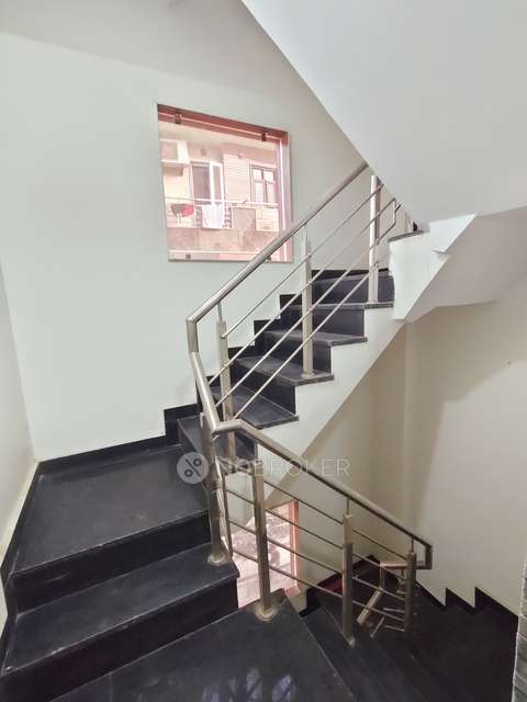 3 BHK Flat For Sale  In Azadpur