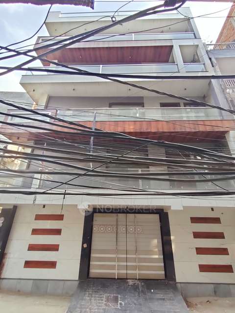 3 BHK Flat For Sale  In Azadpur