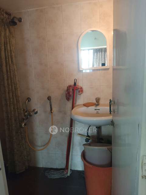 2 BHK Flat In Blue Horizon Chs Ltd For Sale  In Malad West