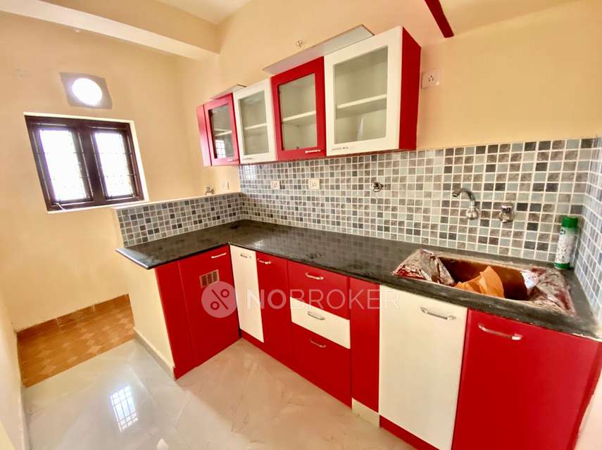 2 BHK Flat In Green Court, Medavakkam For Sale  In Medavakkam