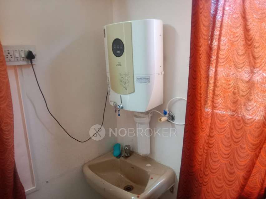 Shared Room for Male In 1 RK  In Warje