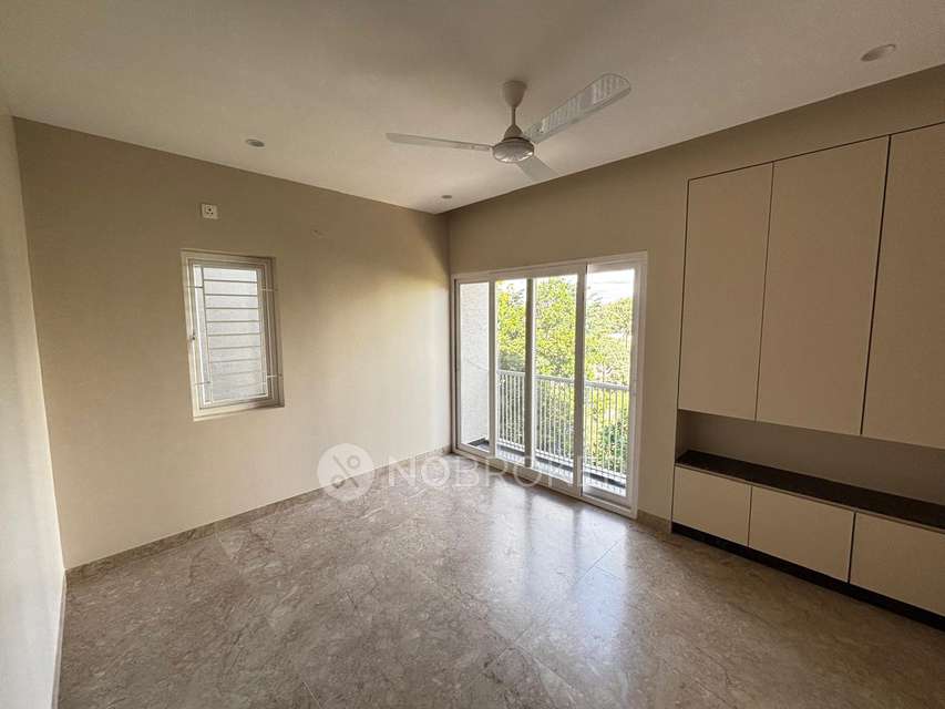 4+ BHK House For Sale  In Mallur