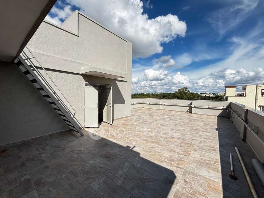 4+ BHK House For Sale  In Mallur