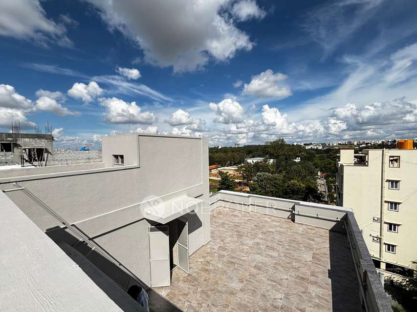 4+ BHK House For Sale  In Mallur