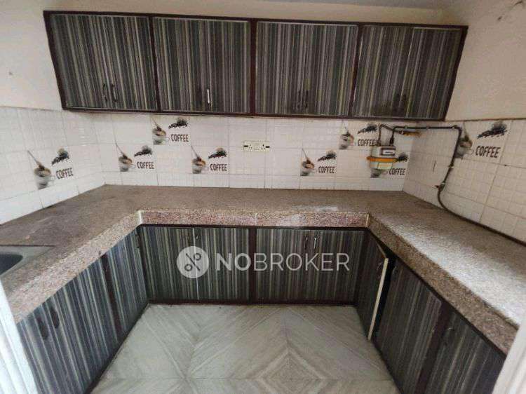 4+ BHK Flat In Stabdalone Building For Sale  In  Vikaspuri