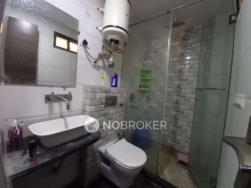 2 BHK Flat In Apartment  For Sale  In Dashrathpuri Metro Rd