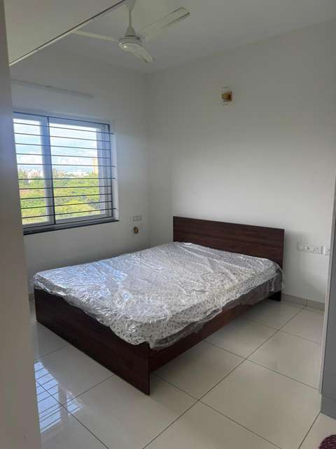 2 BHK Flat In Casagrand Royale  for Rent  In Sholinganallur