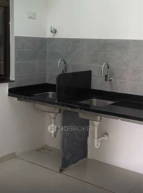 Shared Room for Male In 2 BHK  In Roshan Milestone In Tathawade